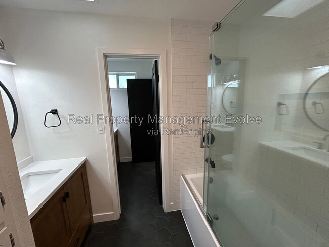Photo - 8631 E Jackrabbit Rd