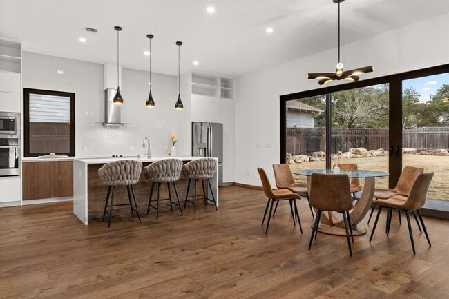 2915 Chisholm Trail