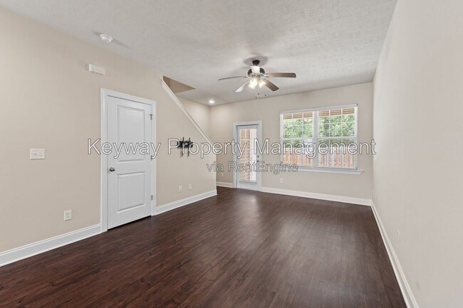 Photo - 1842 Butternut Dr