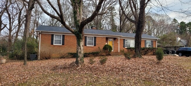 Building Photo - 703 Longview St