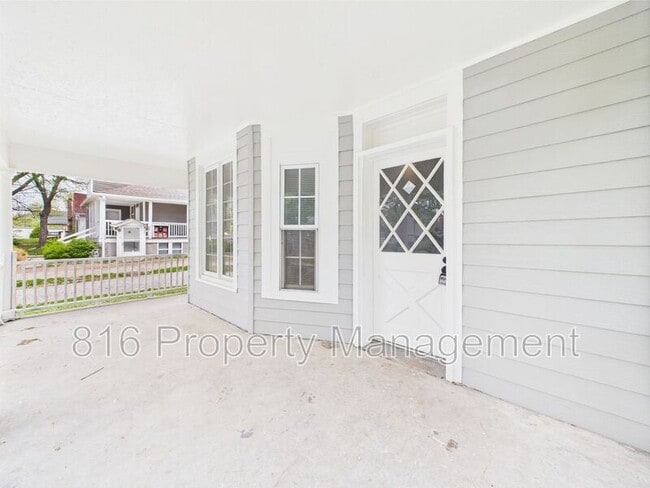 Photo - 633 S Fuller Ave Unit 1