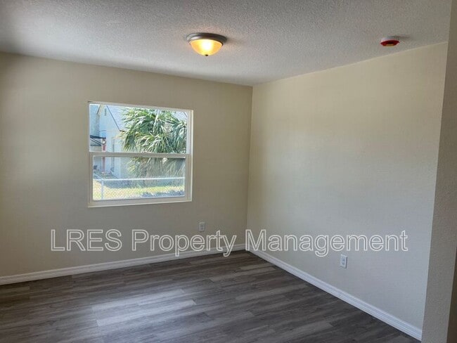 Photo - 2204 W Pine St