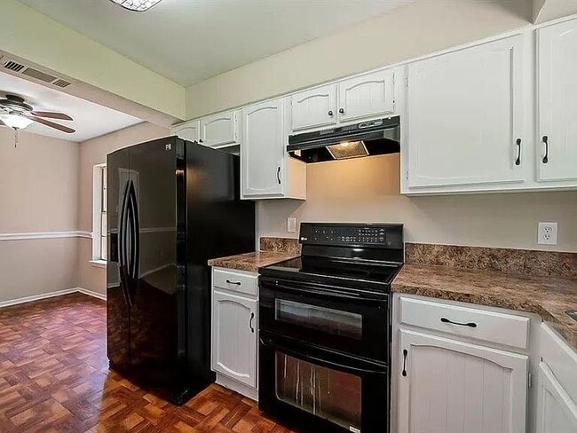 Photo - 2913 Birch Creek Dr