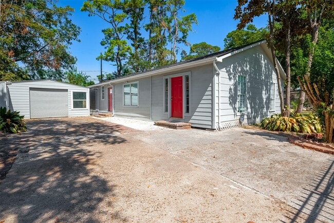 Photo - 5831 Annunciation St