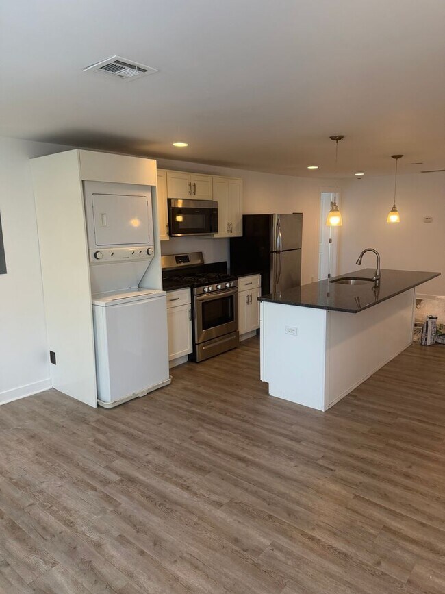 Photo - 59 Throckmorton St Unidad Apt #2