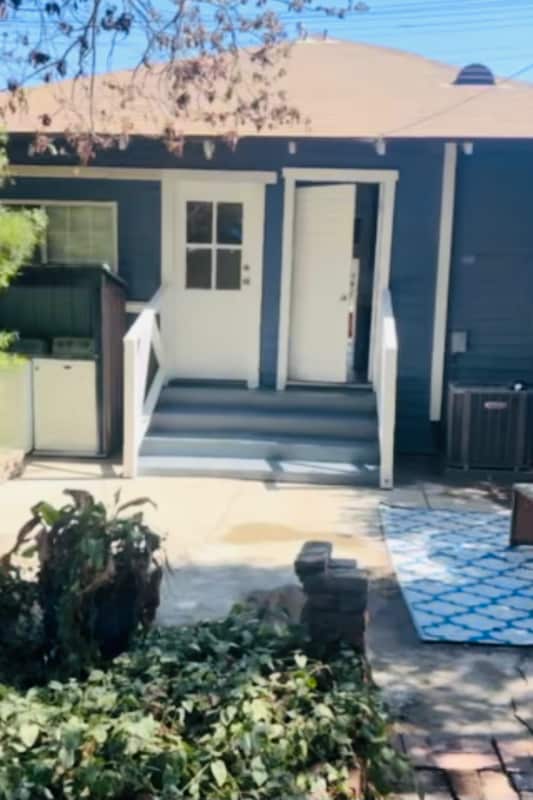 Photo - 1457 W 35th St