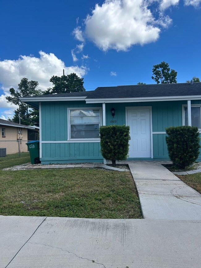 Building Photo - Super Charming 2 Bed  Duplex