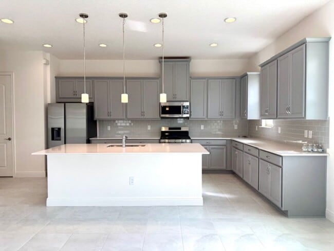 Photo - Home For Rent In Saint Cloud with 5 Bedroom/3 Baths