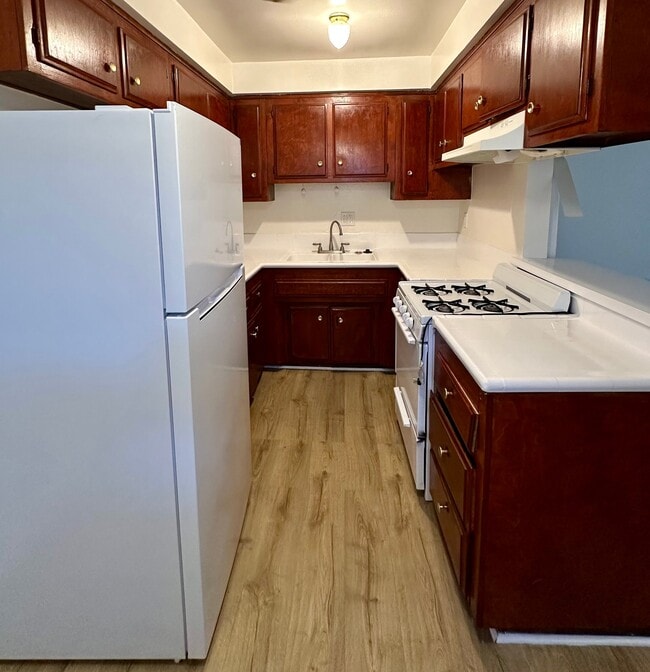 Building Photo - 15531 Belshire Ave