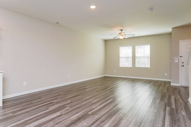 542 Landing View Dr