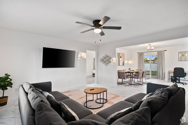 Building Photo - 3101 N 40th Dr Rental