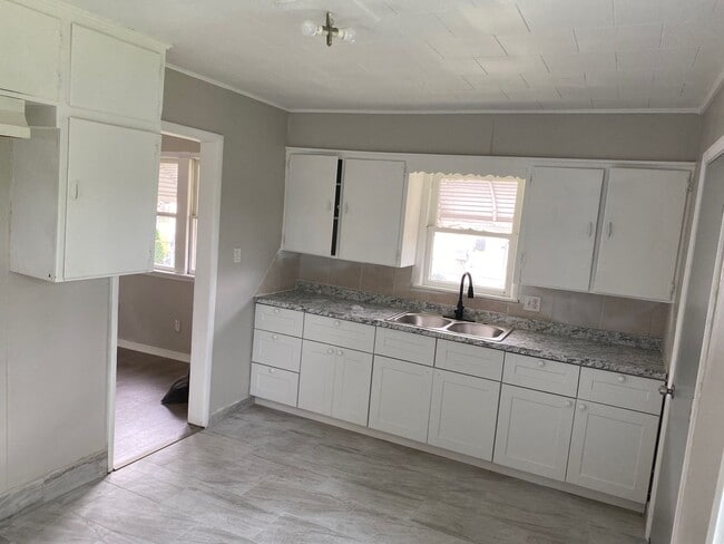 Photo - Beautiful Home Close to Sand Springs!