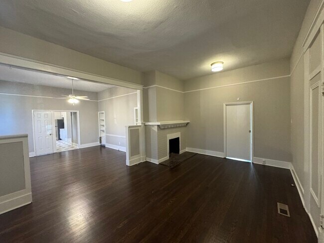 Totally updated 2 Bedroom 1 1/2 Bathroom Home Near UAMS