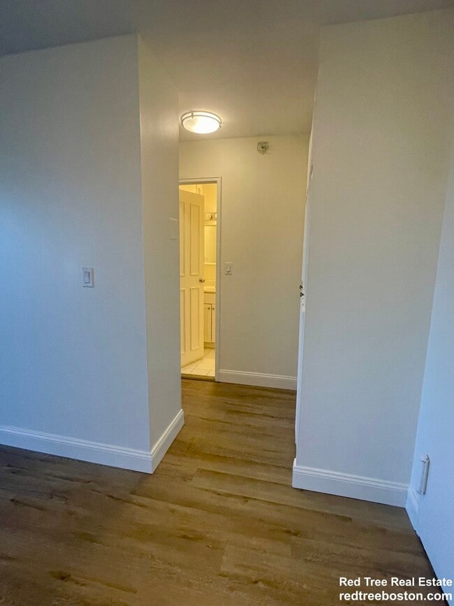 175 Freeman St Unit 709