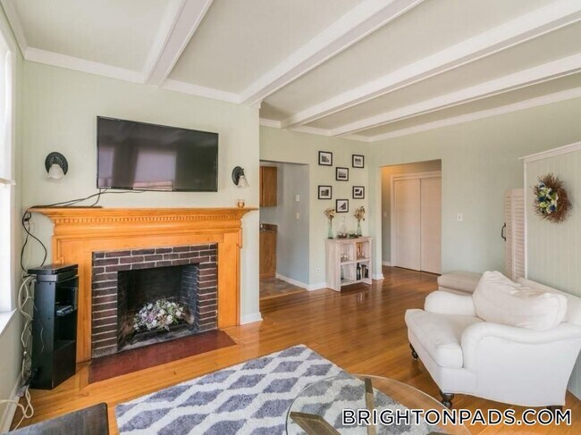 Building Photo - 1480 Commonwealth Ave Rental