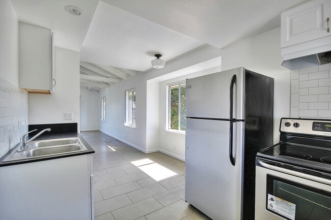 Photo - 6696 Del Playa Dr Unidad A