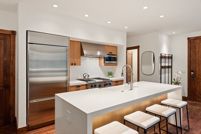 Photo - 503 W Main St Unit B102