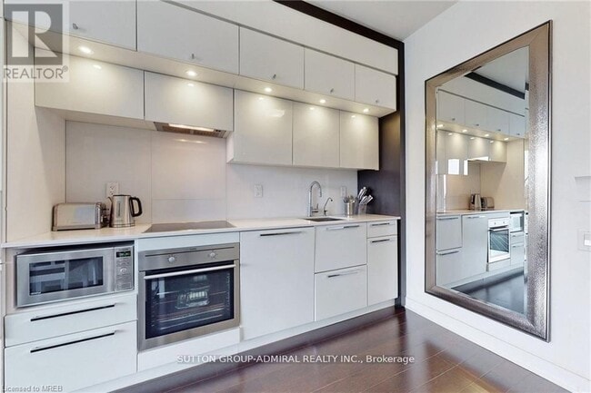 Photo - 15 Grenville St Unit 3706