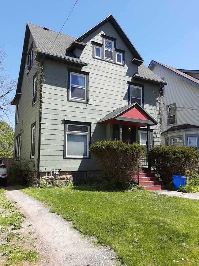 exterior - 931 Westcott St