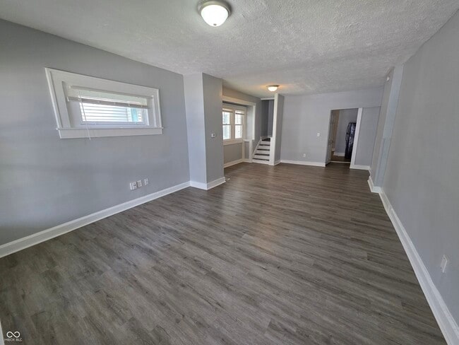 Photo - 557 N Dearborn St