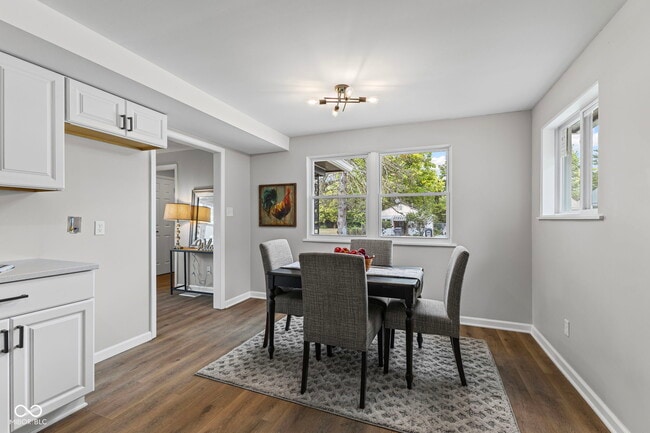 Photo - 111 W Southern Ave