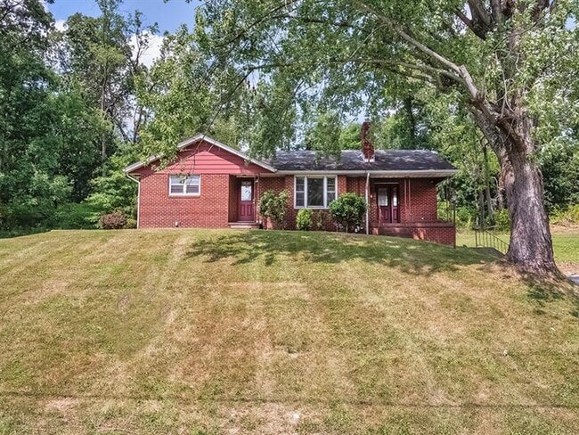 Photo - 2977 Chautauqua Dr