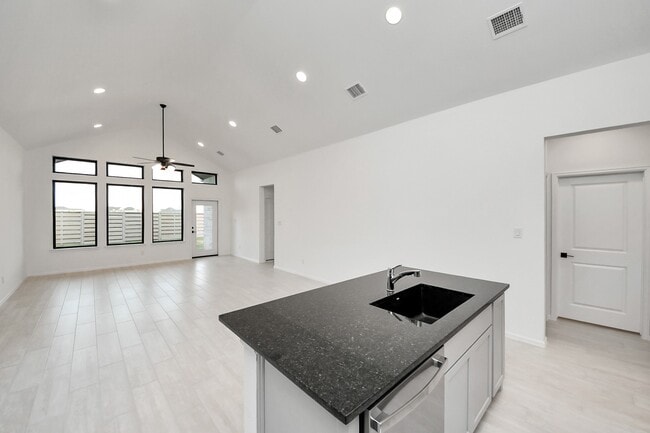 Building Photo - 10706 Ursa St