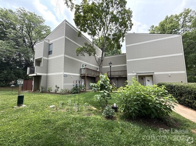 Building Photo - 1605 Merry Oaks Rd Unit G Rental
