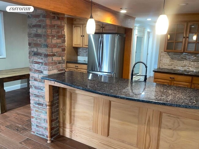 Photo - 332 Locust St