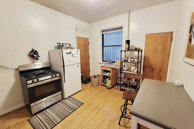 Photo - 923 W Waveland Ave Unit 2D
