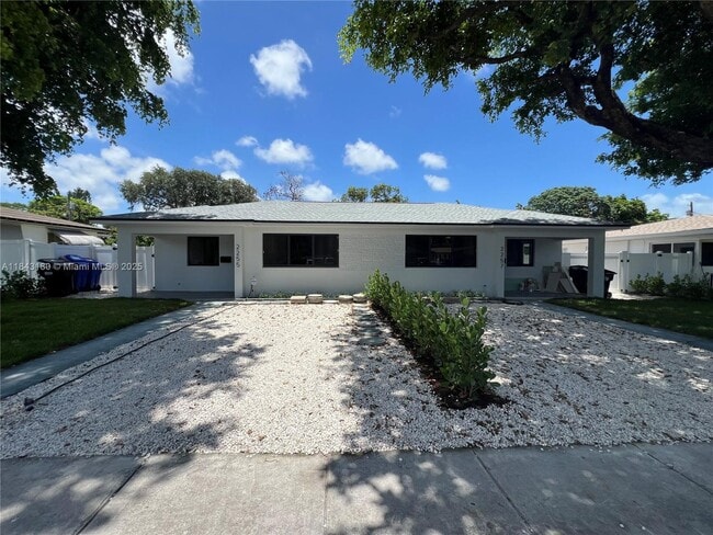 Building Photo - 2255 NE 173rd St Rental