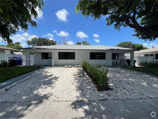 Building Photo - 2255 NE 173rd St Rental