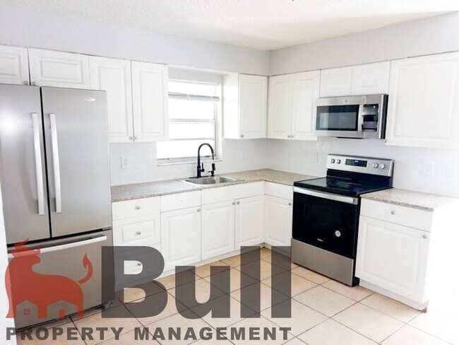 Building Photo - 1727 Birchwood Cir Unit 2 Rental