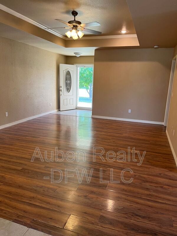 Photo - 2800 Steve's Way