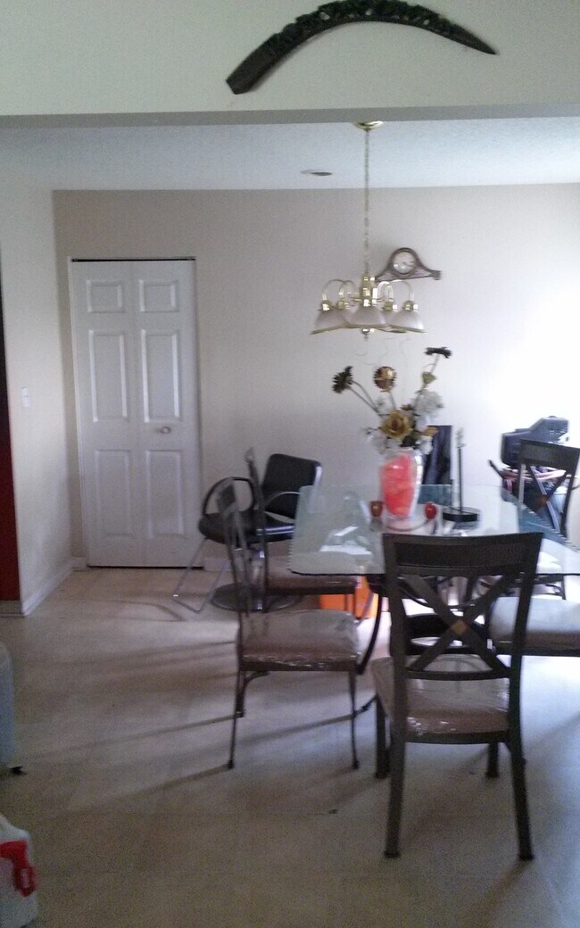 dining area - 7247 Pinedale Dr