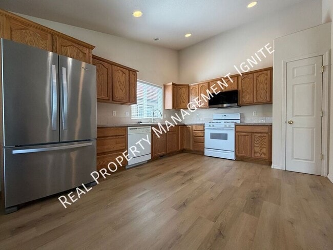 Photo - 309 NW Antler Loop