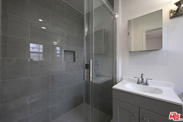 Photo - 1068 S Wooster St