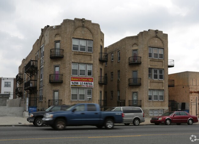 Photo - Queens Court Apartments