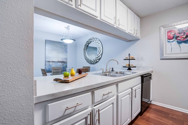 Coral Club Apartment Homes