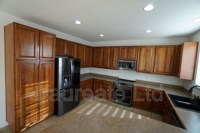 Photo - 10213 Uravan St