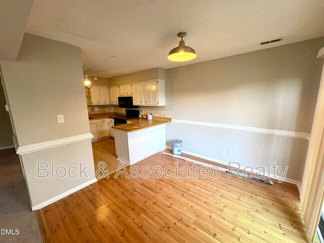 Photo - 4609 Grinding Stone Dr Unidad D