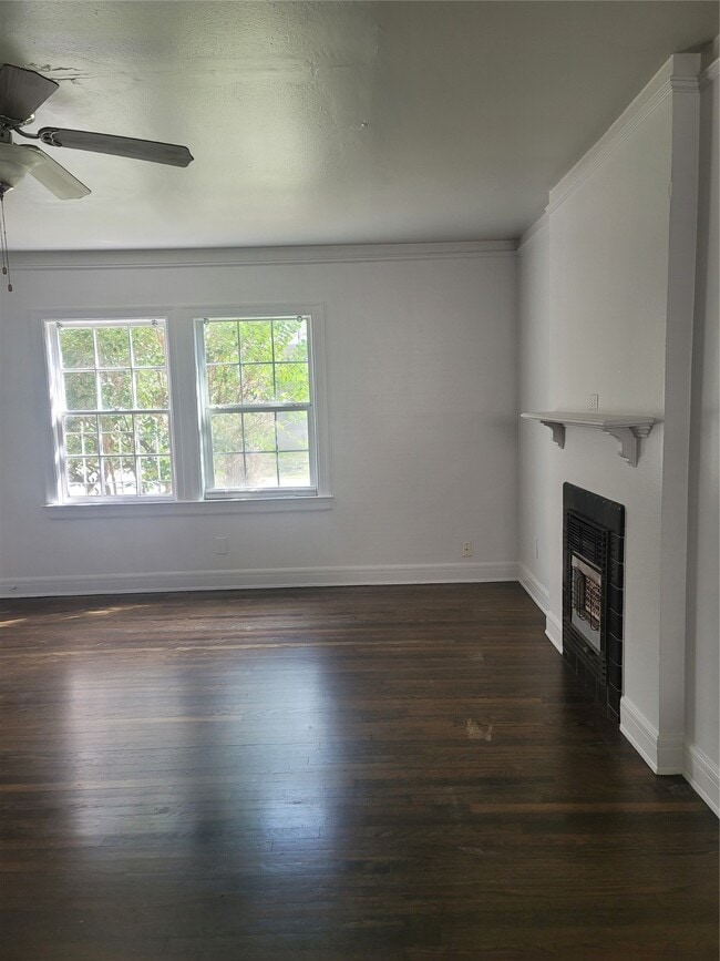 Building Photo - 5622 Chartres St Unit 3