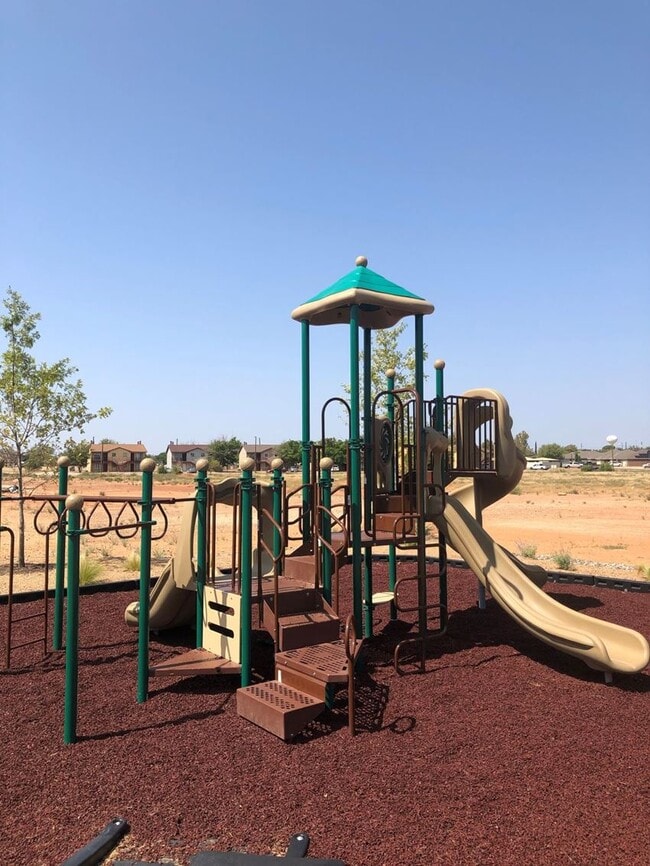 Photo - Avenue Commons