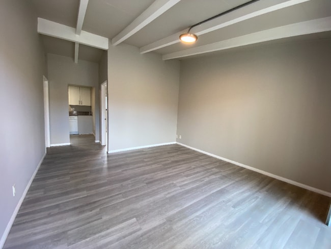 Photo - 2916 W Century Blvd Unidad 2