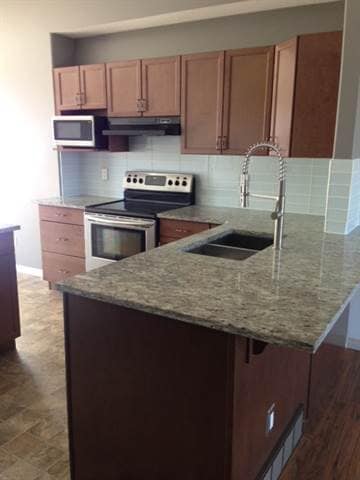 Photo - 8809 - 88B Street Unit House