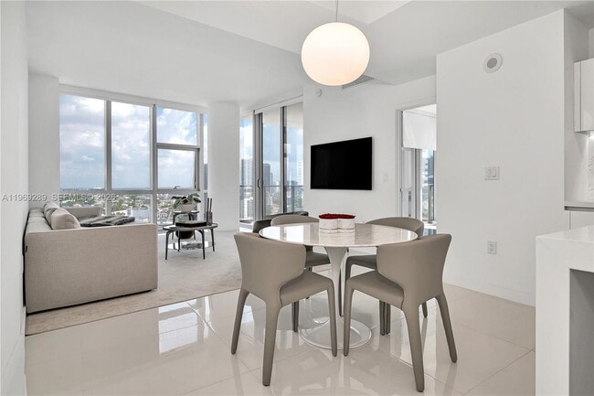 Photo - 851 NE 1st Ave Unit 1701