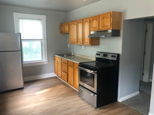 Building Photo - 5913 Kavon Ave Unit Second floor