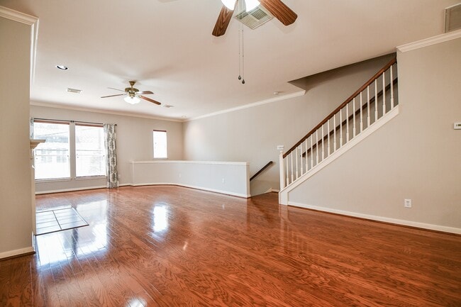 Photo - 1813 Gillette St