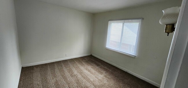 Photo - 2706 Oxford Ave Unit 4
