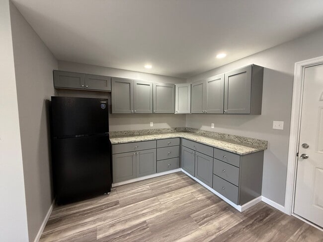 Building Photo - 1136 S Main St Unit 2nd Floor